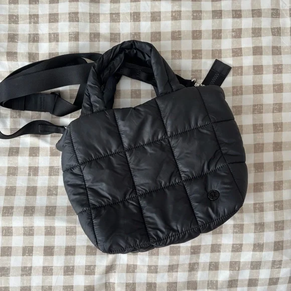 lululemon Quilted Grid Crossbody Bag 5L - One Size - Black lululemon Quilted Grid Crossbody Bag 5L - One Size - Black